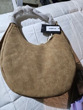 Tan Crescent Shoulder Bag with Top Zip - Unbranded